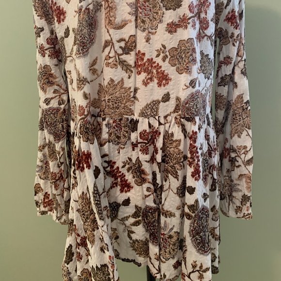 Perfect fall blouse! By Easel. - Picture 2 of 4